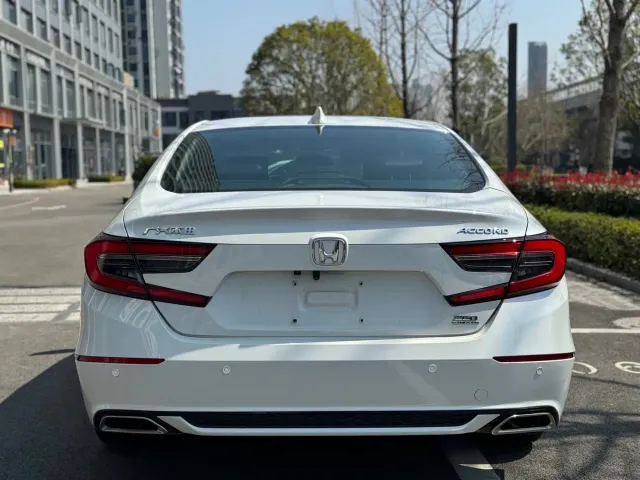 Honda Accord — Фото автомобиля 4