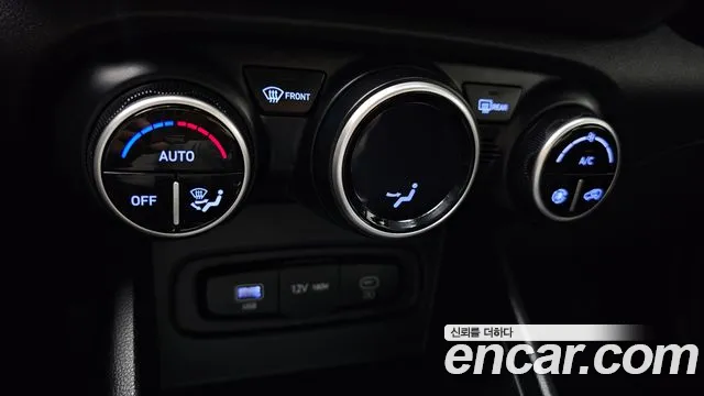 Hyundai Venue — Фото автомобиля 30