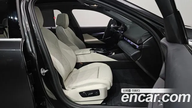 BMW i5 G60 — Фото автомобиля 16