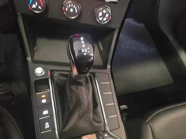 Volkswagen Passat — Фото автомобиля 13