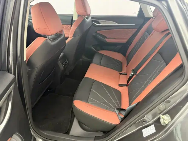 Changan Eado — Фото автомобиля 6