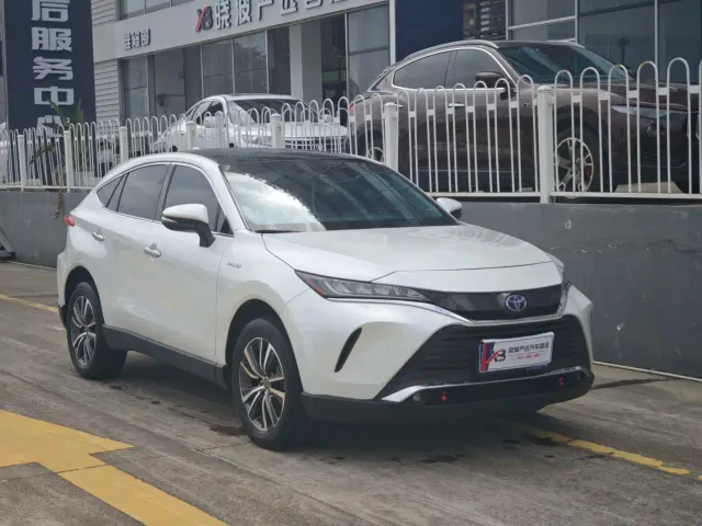 Toyota Harrier — Фото автомобиля 3