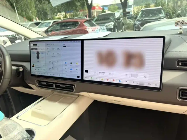 Li Auto MEGA — Фото автомобиля 18