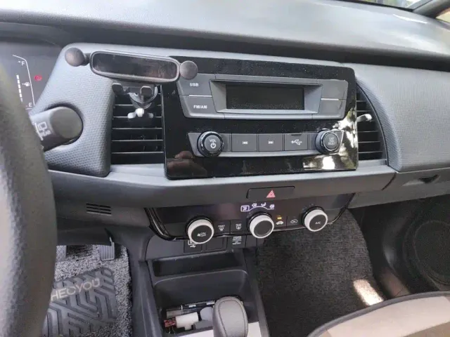 Honda Fit — Фото автомобиля 5