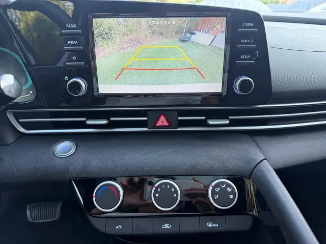 Hyundai Elantra — Фото автомобиля 12
