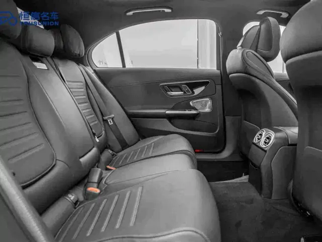 Mercedes-Benz C-Class — Фото автомобиля 16