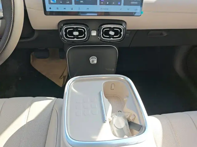 GAC Aion UT — Фото автомобиля 13