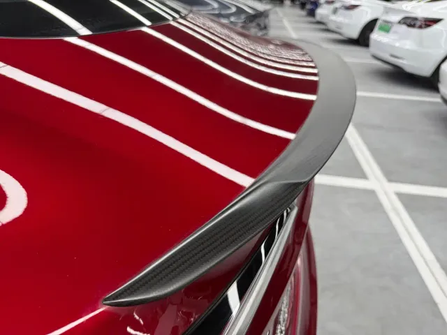 Tesla Model 3 — Фото автомобиля 11
