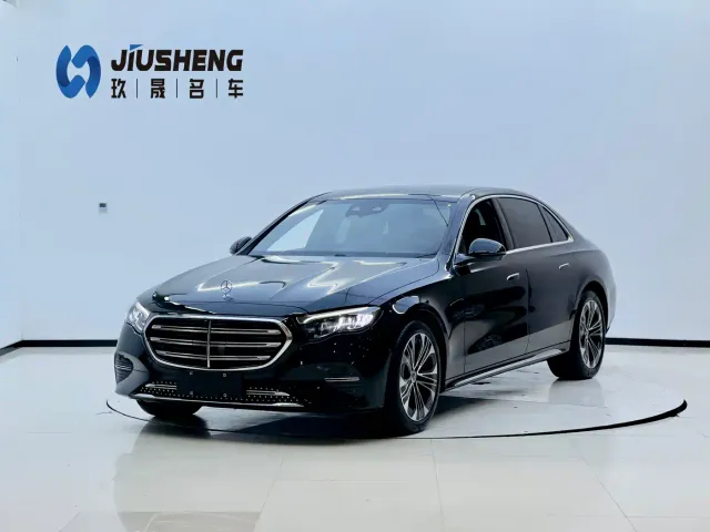 Фотография автомобиля — Mercedes-Benz E-Class