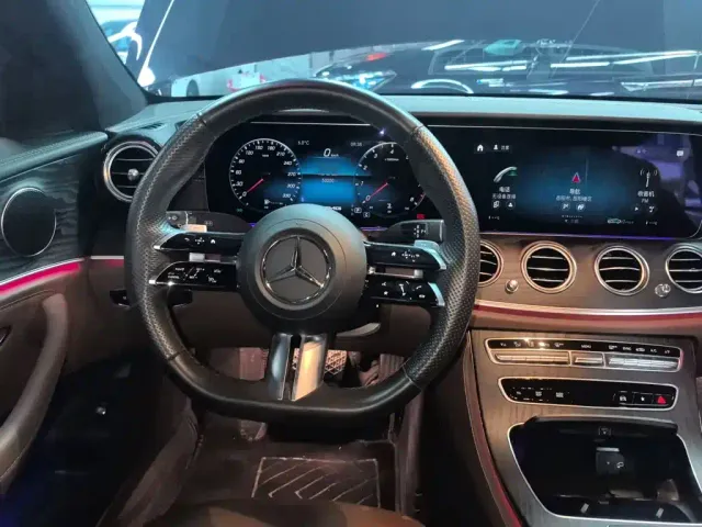 Mercedes-Benz E-Class — Фото автомобиля 2