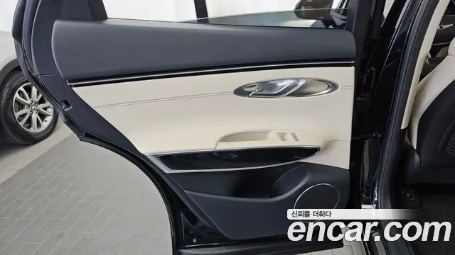 Genesis GV70 — Фото автомобиля 14