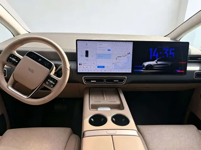 Li Auto MEGA — Фото автомобиля 5
