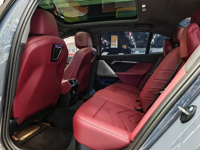 BMW 5 Series — Фото автомобиля 6
