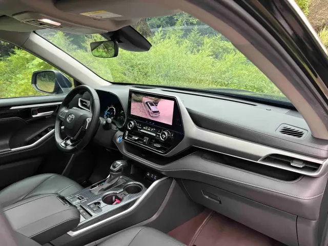 Toyota Highlander — Фото автомобиля 12