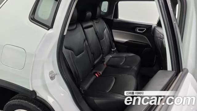 Jeep Compass 2nd Gen — Фото автомобиля 17