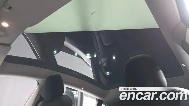 Tesla Model Y — Фото автомобиля 25