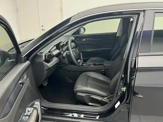 Dongfeng Yixuan — Фото автомобиля 13