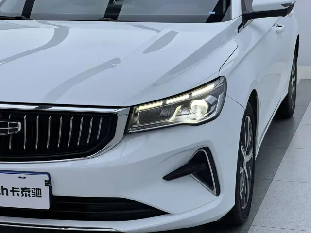 Geely Emgrand — Фото автомобиля 7
