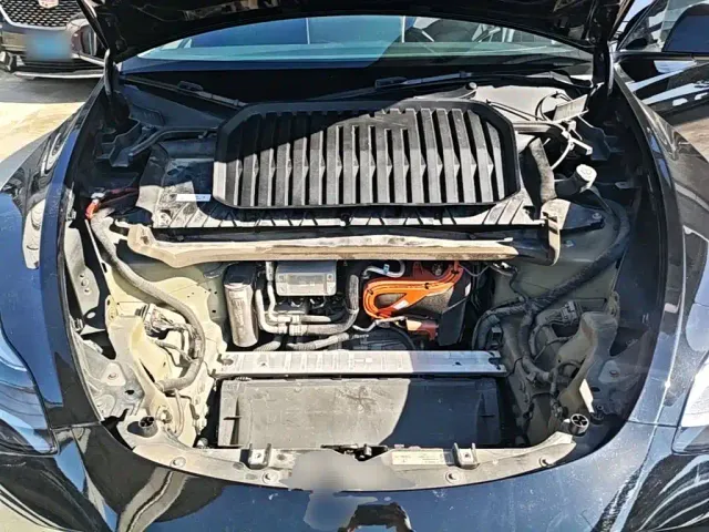 Tesla Model Y — Фото автомобиля 15