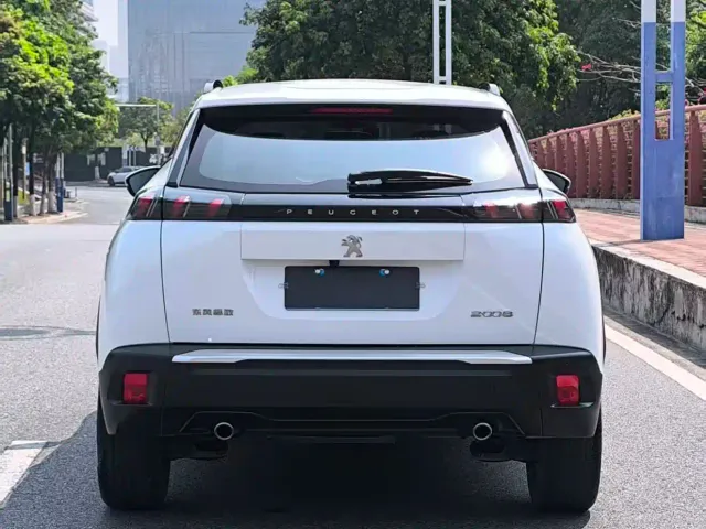 Peugeot 2008 — Фото автомобиля 6