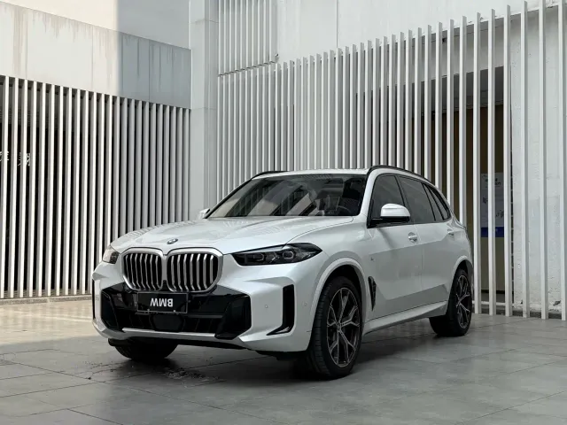 Фотография автомобиля — BMW X5
