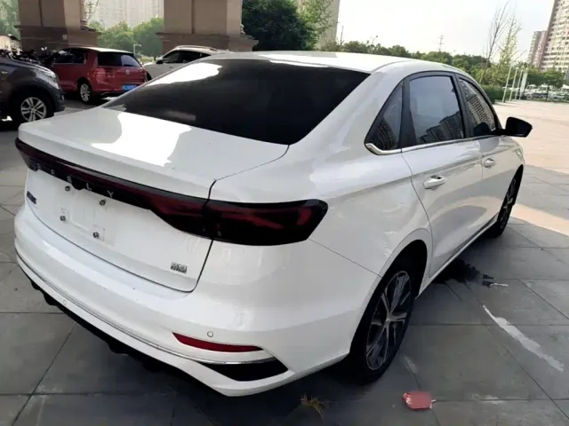 Geely Emgrand — Фото автомобиля 6