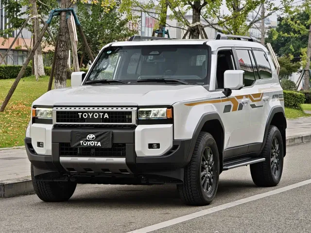 Фотография автомобиля — Toyota Prado