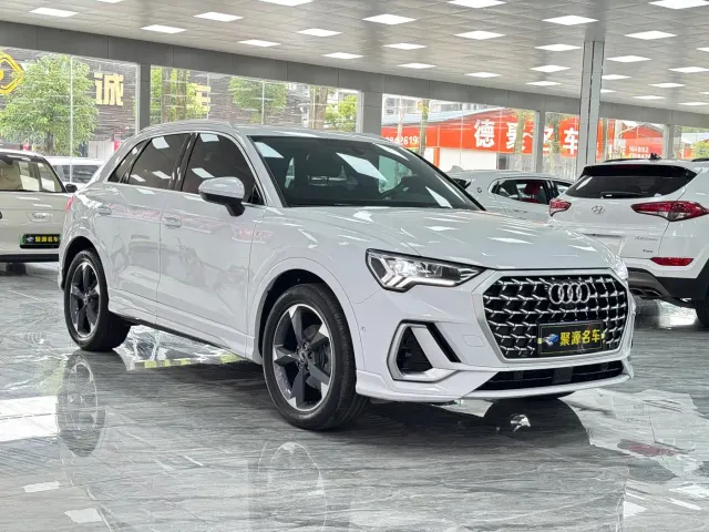 Audi Q3 — Фото автомобиля 3
