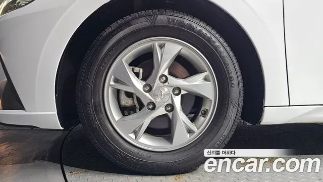 Hyundai Avante CN7 — Фото автомобиля 5
