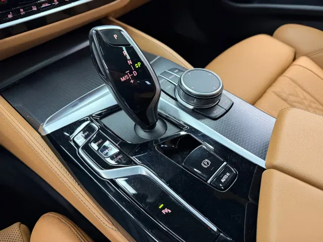 BMW 5 Series — Фото автомобиля 18