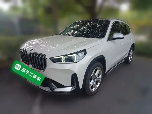 Фотография автомобиля — BMW X1