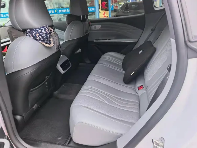 Geely Galaxy E8 — Фото автомобиля 3