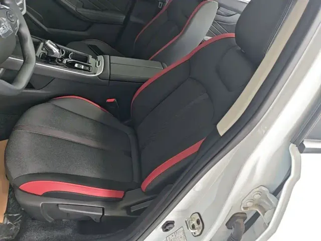 Dongfeng Yixuan MAX — Фото автомобиля 14