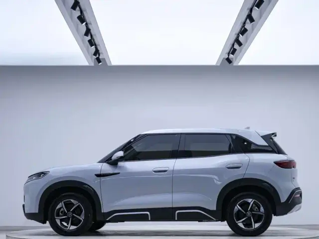 BYD Yuan UP — Фото автомобиля 2