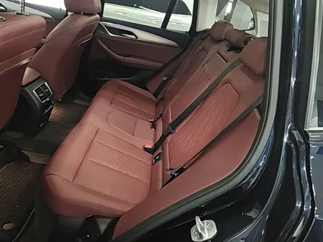 BMW iX3 — Фото автомобиля 16