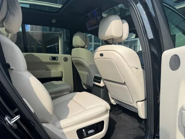 Li Auto L9 — Фото автомобиля 12