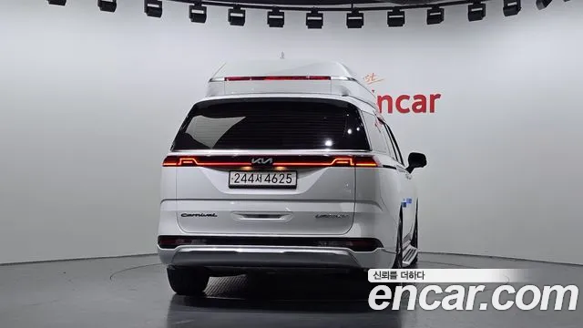 Kia Canival Carnival 4 поколение 9 мест Hi-Limousine — Фото автомобиля 4