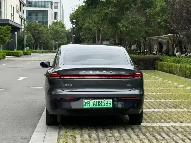 Roewe D6 — Фото автомобиля 5