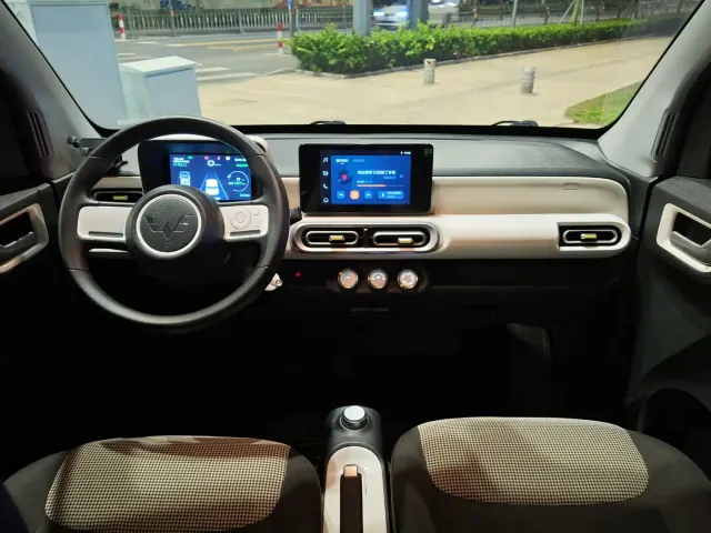 Wuling Hongguang Mini EV — Фото автомобиля 13