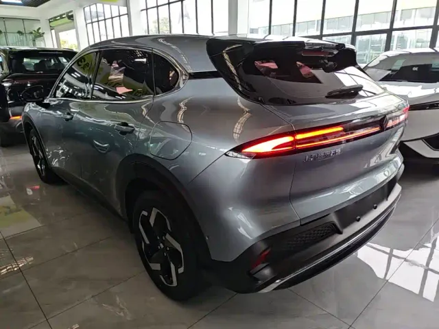 Baojun Yunhai — Фото автомобиля 4