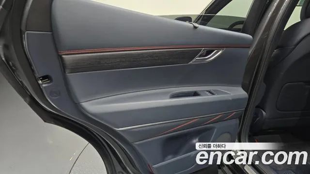 Genesis GV80 — Фото автомобиля 24