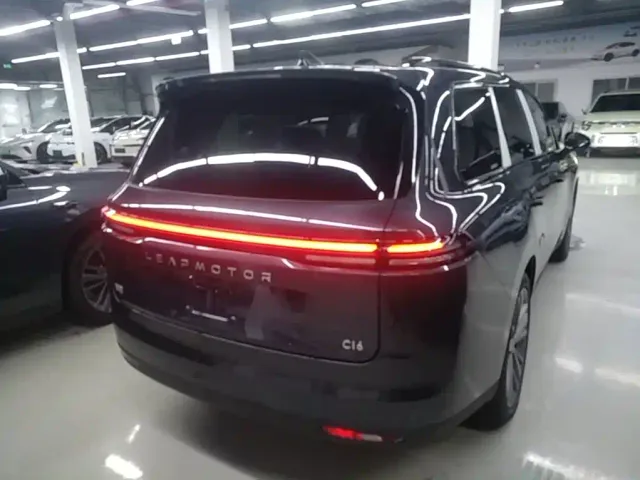 Leapmotor C16 — Фото автомобиля 6
