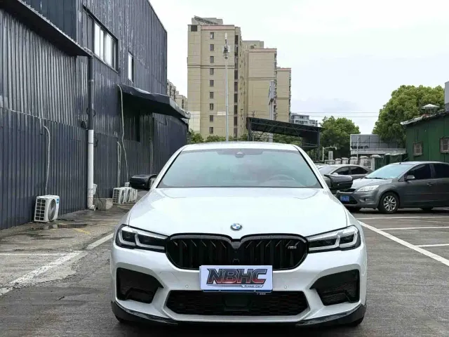 BMW 5 Series — Фото автомобиля 2