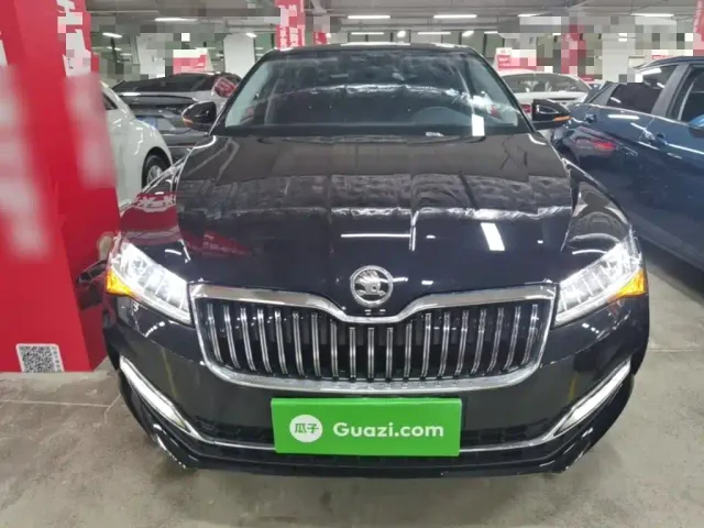 Skoda Superb — Фото автомобиля 2