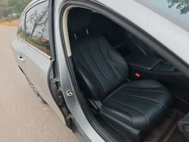 Roewe D7 — Фото автомобиля 24