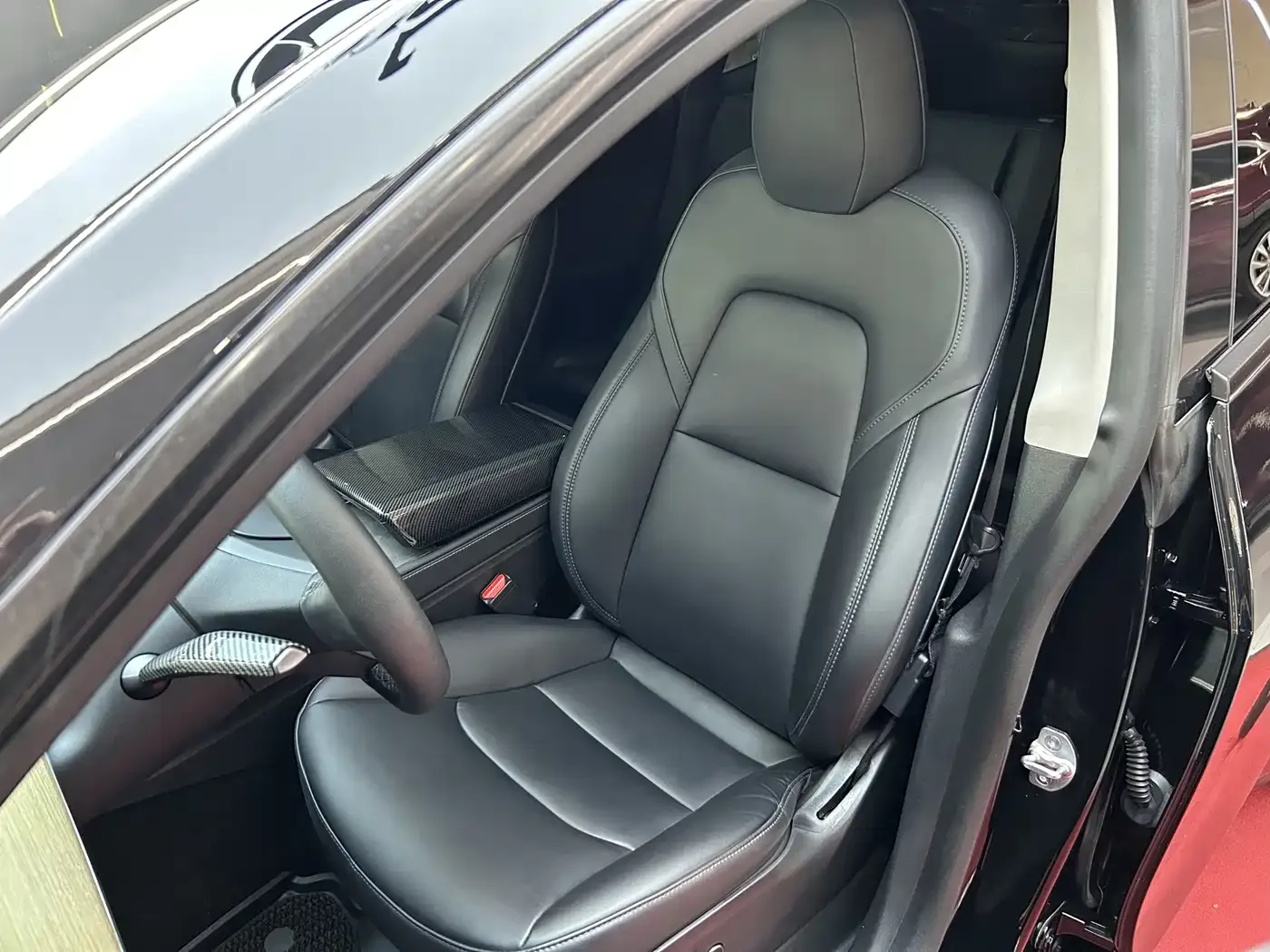 Tesla Model Y 2022 Rear-Wheel Drive Version — Фото автомобиля 28