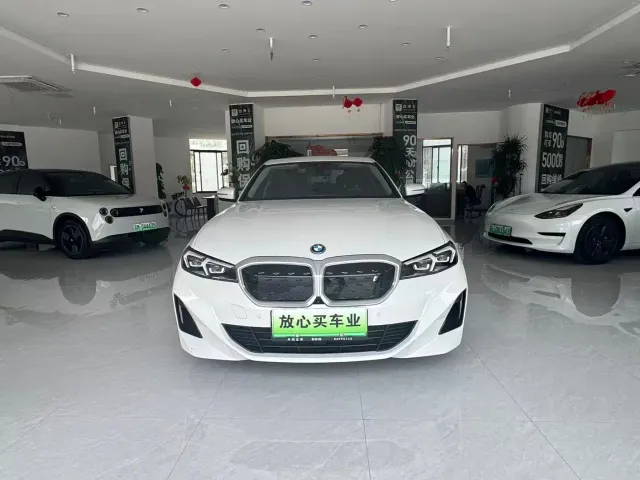 BMW i3 — Фото автомобиля 2