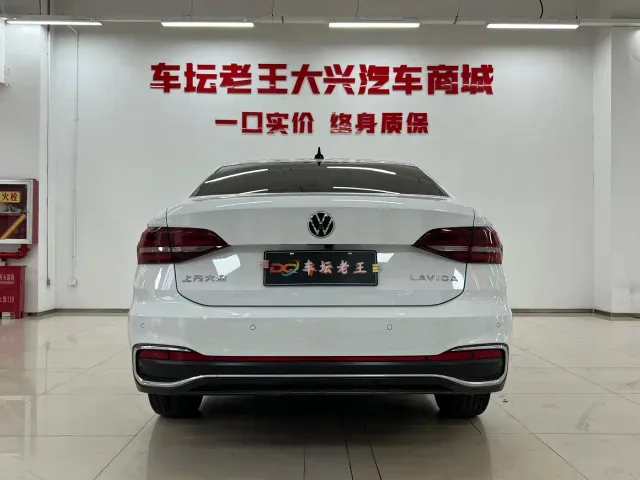 Volkswagen Lavida — Фото автомобиля 14