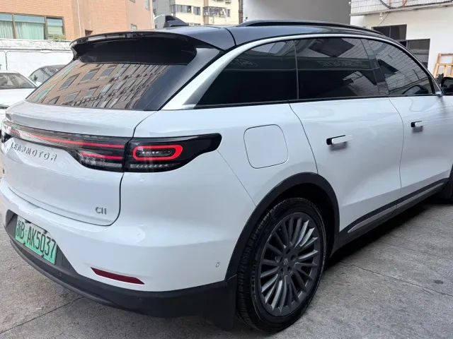 Leapmotor C11 — Фото автомобиля 23