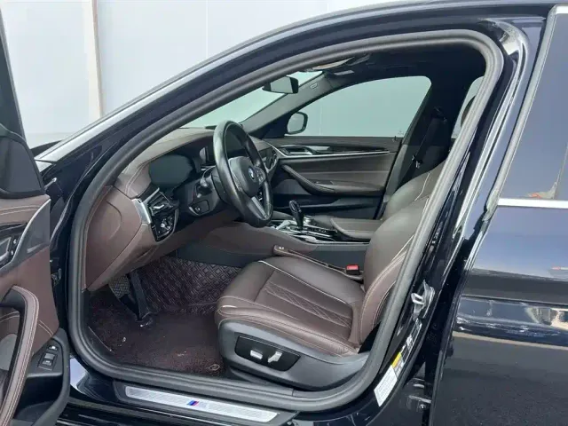 BMW 5 Series — Фото автомобиля 9